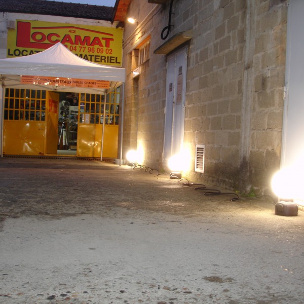 eclairage pour barnum tente stand chapiteau  basse cosomation location montbrison loire (3)