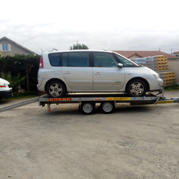 Louez un plateau porte-voiture à Toulon - Transport facile et