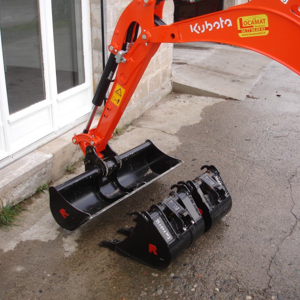 mini pelle 1.6 t (3)