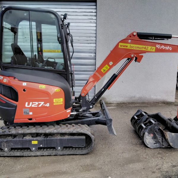 location pelle 2.7 tonnes loire 42