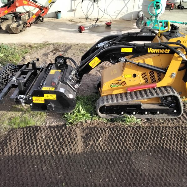 Location preparateur de sol pour gazon préparation gazon preparation jardin loire 42 montbrison saint etienne feurs andrezieux veauche boen champdieu savigneux rive de gier Location enfouisseur de pierre empierreuse loire 42 montbrison saint etienne feurs andrezieux veauche boen champdieu savigneux rive de gier