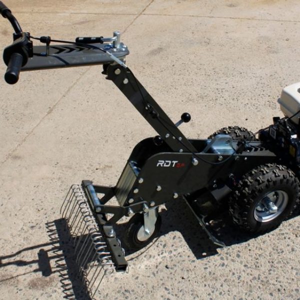 rabot désherbeur tracte sarcleuse nettoyage cours gravier